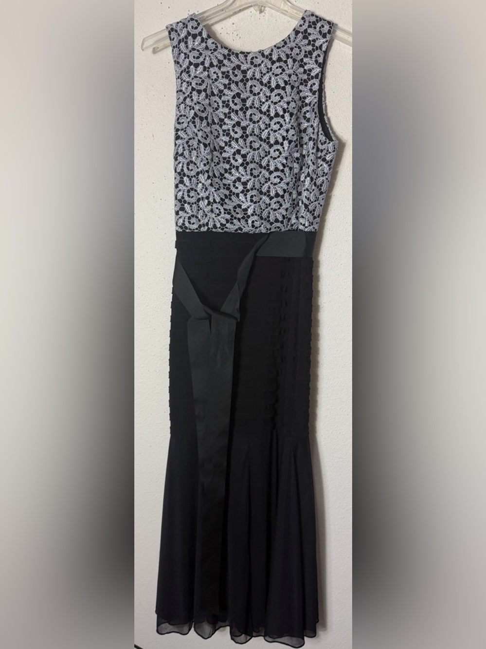 Betsy & Adam Sleeveless Prom Formal Mermaid Lace Maxi Dress 14